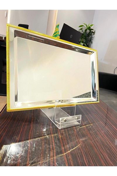 aljahwari Mutant single presentation two-tone glossy medium