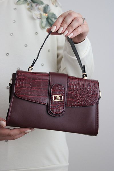 Molie Women's Burgundy Elegant Crocodile Patterned Hand and Shoulder Bag