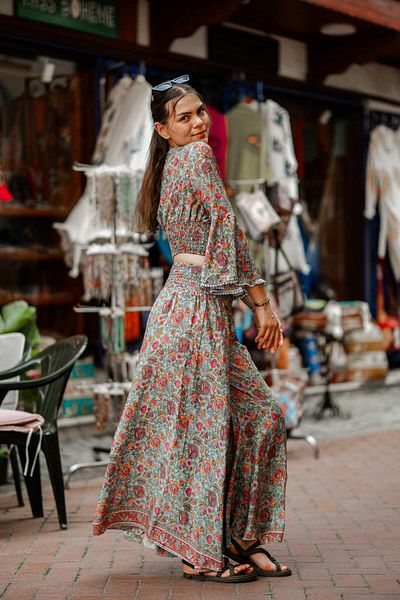 Miss Boheme Green Color Floral Patterned Silk Trousers Blouse Set