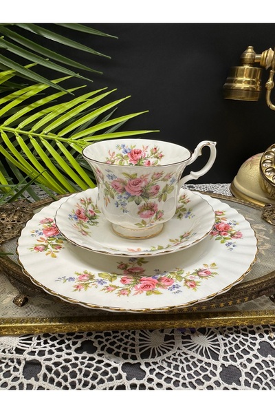 Royal Albert Moss Rose Trio