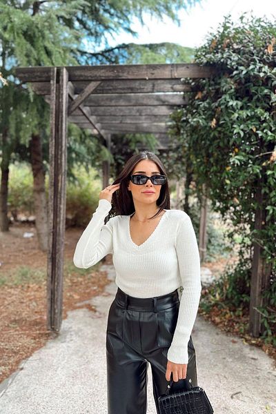 NEW LAVİVA Women's Ecru V-Neck Blouse - 700-K7528