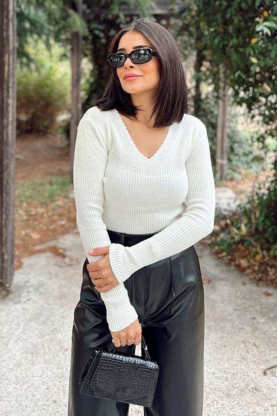 NEW LAVİVA Women's Ecru V-Neck Blouse - 700-K7528
