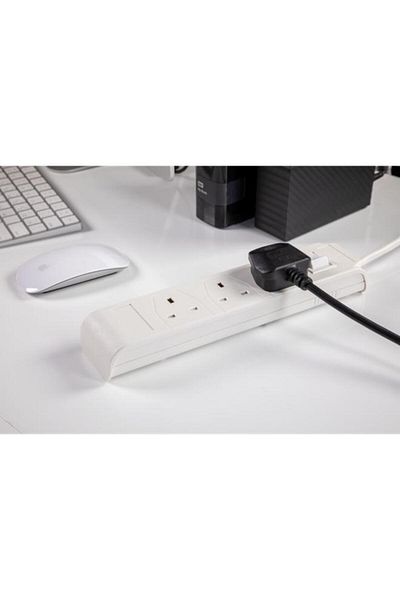 Generic HOME BEST Home Best 2860W 3-Plug Compact Indoor Multiple Cord Extension Set White 5m