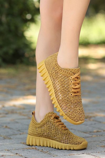 Madam Tarz Soller Lace Sneakers