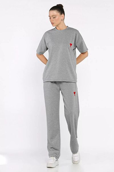 GÜLSELİ Gray Women's Heart Embroidered Crew Neck T-Shirt Pants Two-Piece Set