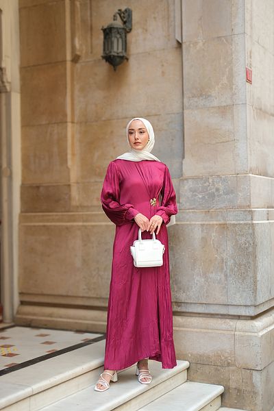 LOCCO Women's Front Brooch Detailed Wrinkle Dress Burgundy