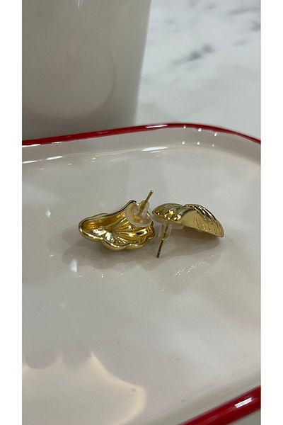 DUSK Gold Earrings with Seashell Design
