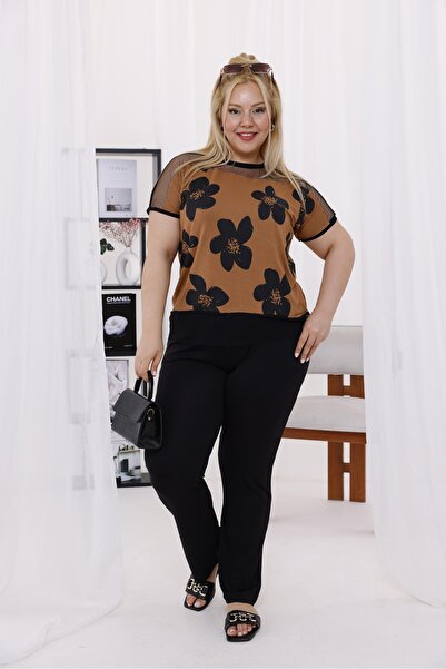 Siyezen Plus Size Cotton Lycra Suit with Tulle Detail at the Collar