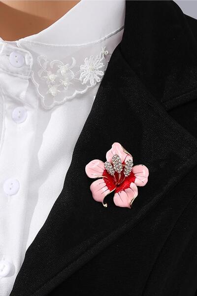 New Obsessions Pembe Mineli ve Taşlı Aomori Çiçek Broş