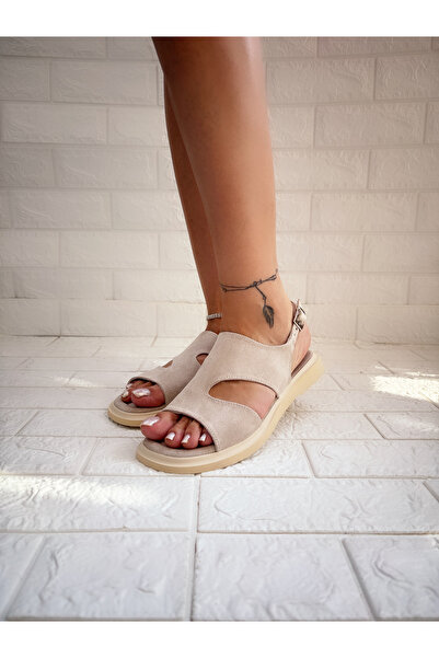 goodbye صندل كيتشي من جلد الغزال البيج