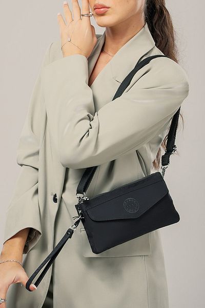 Getcho Kolek Black Women's Crossbody Bag Small Size Zippered Waterproof Minimal Model for Daily Use