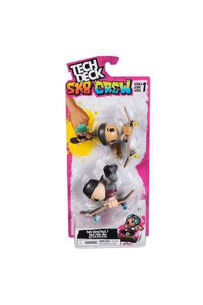 Spin Masters TECH DECH SK8 CREW PACK OF 2 SETS PLAQUE AND FIGURINE 9.6CM BLACK CAP AND BLACK HELMET