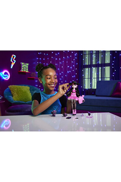 MONSTER HIGH PAPUSA DRACULAURA SI ANIMALUTUL COUNT FABULOUS