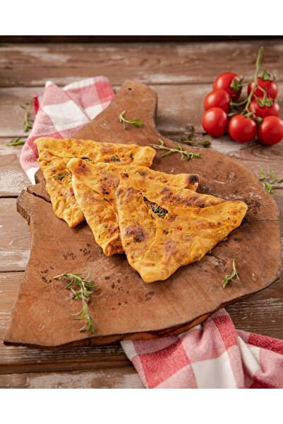 SAFA HATAY YÖRESEL ÜRÜNLER Hatay Yöresel Taş Fırını Odun Ateşinde Üçgen Ispanaklı Börek Acılı 10 Adet