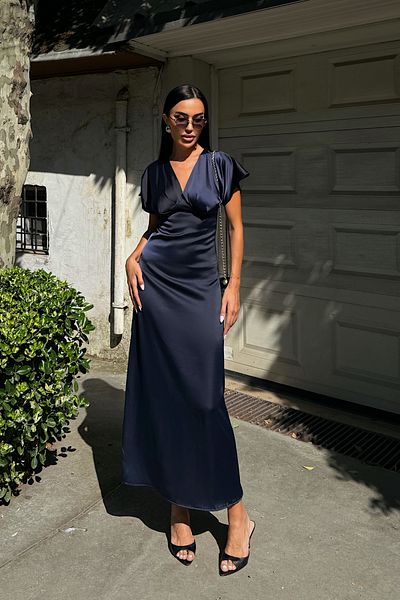 Fav Style Rochie lungă din satin pentru femei, cu decolteu în V, cu mâneci scurte, albastru bleumarin