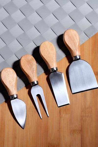 Hanedanev Mimoza 4 Piece Bamboo Handle Cheese Knife Set of 4