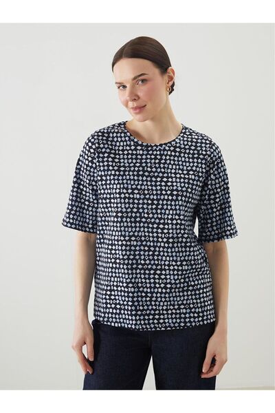 LC Waikiki تي شيرت نسائي مطرز بياقة روبا من UZG STORE للنساء الأنيقات