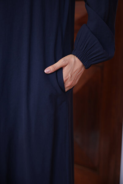 KADEEM Nisa Double Snap Cap