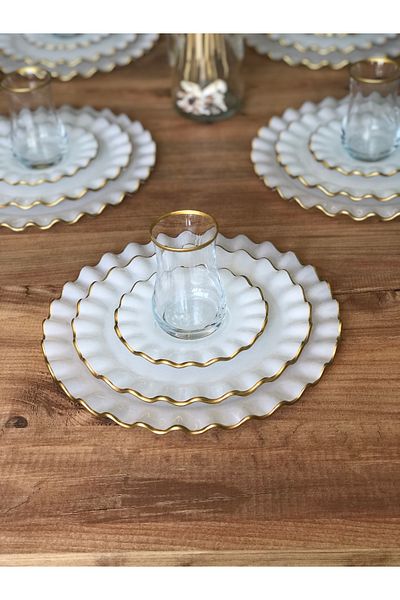 B&M Isabella Patterned Curved 24 Piece Breakfast Set
