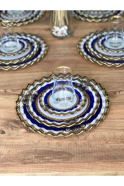 B&M Crown Patterned Curved 24 Piece Breakfast Set