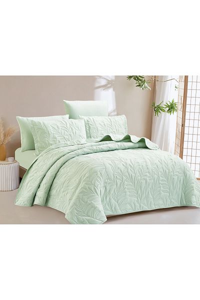 Beroea Home Add a touch of timeless beauty to your bedroom with our Floral Bedspread Set