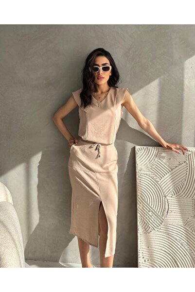 MODA Women's Double Suit- Aerobin Fabric Front Slit Piece Skirt-Low Sleeve Piece Blouse