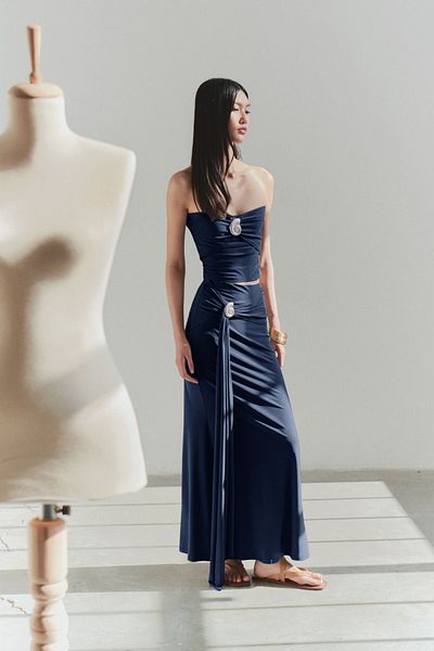 Trendyol Collection Limited Edition Navy Blue Accessory Detailed Strapless Knitted Stylish Blouse Tprss25Bz00032