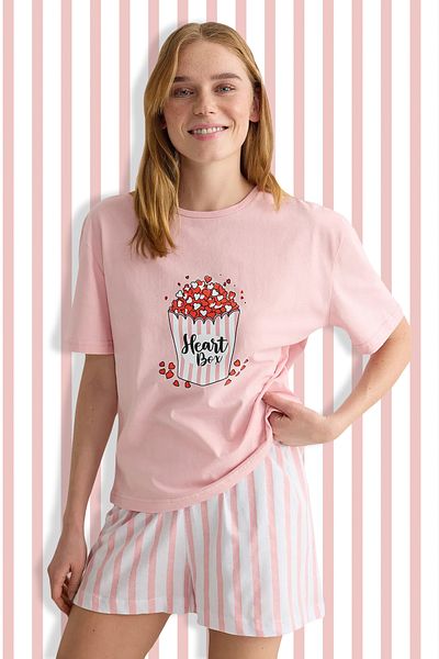 Trendyol Collection Ροζ 100% βαμβακερή καρδιά ριγέ σορτς πλεκτό σετ πιτζάμα THMSS25PT00080