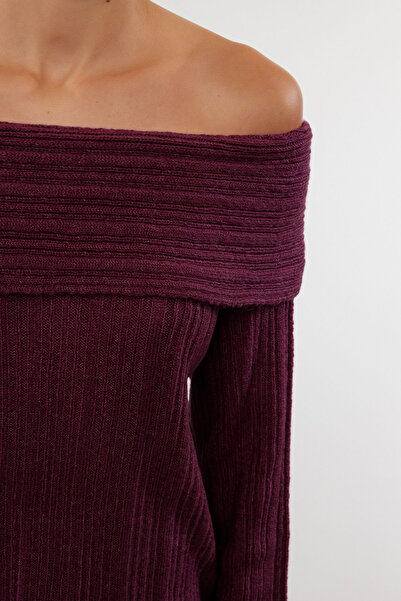 Trendyol Collection Burgundy Soft Textured Carmen Collar Knitwear Sweater Twoaw25Kz00076