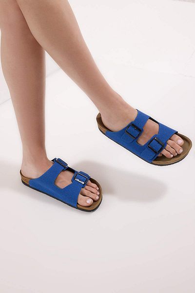 TRENDYOL SHOES Blaue Damen-Hausschuhe mit doppelter Schnalle TAKSS24TE00004