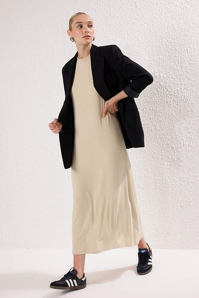 Trendyol Modest Μαύρο Φόρεμα Ενδυμασίας με Λεπτομέρειες Σατέν TCTSS25EB00154