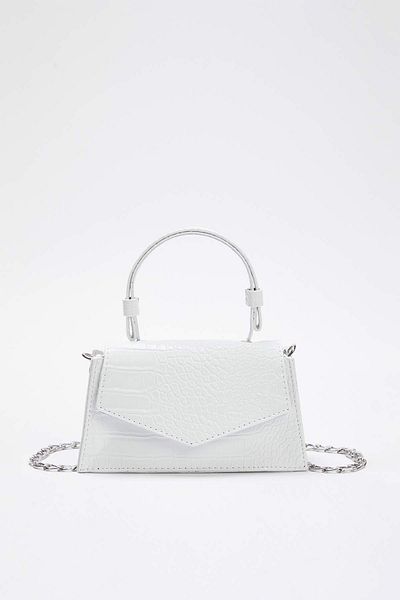 TRENDYOL SHOES Weiße strukturierte Mini-Citytasche für Damen mit Kreuzriemen TWOAW25OC00001