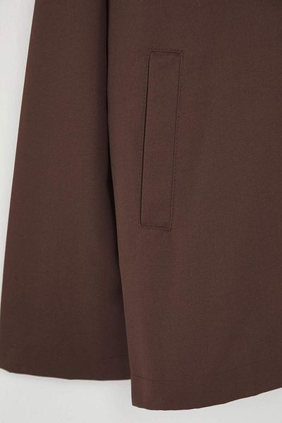 Trendyol Collection Καφέ με λεπτομέρεια ώμου και γιακά Cape Oversize Slim Plus Size Μπουφάν TWOAW26AW00013