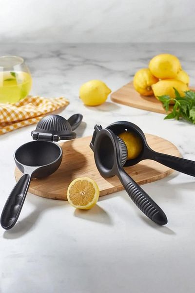 Chefstar Black Luxury Cast Iron Lemon & Orange Citrus Juicer - Practical and Durable Body