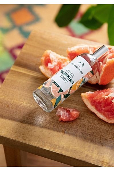 THE BODY SHOP SPRAY PENTRU CORP PINK GRAPEFRUIT 100 ML