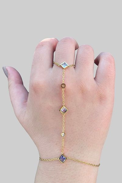 stravis Gold Color Stone Shahmeran