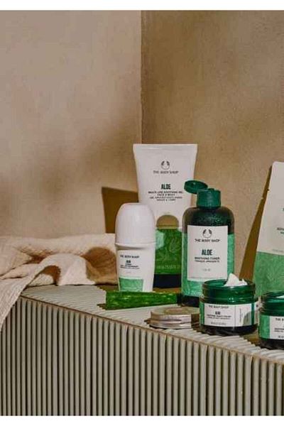 THE BODY SHOP GEL CREMA HIDRATANTA PENTRU FATA SI CORP ALOE 200 ML