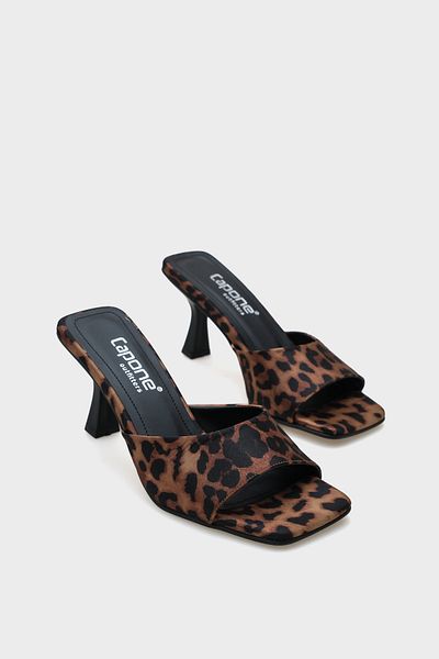 Capone Outfitters Γυναικείες παντόφλες Maura Blunt Toe με μονό λουράκι με τακούνι κλεψύδρας