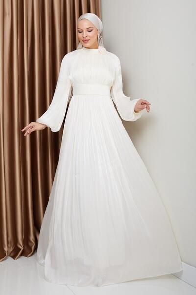 Olcay Blumendetailliertes, plissiertes Hijab-Abendkleid aus Yoryo-Seide ECRU 1240
