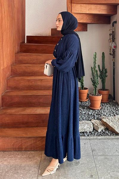 lamelif Φόρεμα Navy Blue Crinkle - Λεπτομέρεια με χρυσό κουμπί