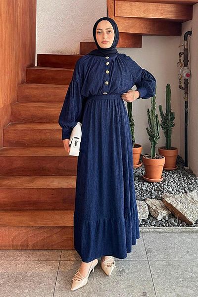 lamelif Φόρεμα Navy Blue Crinkle - Λεπτομέρεια με χρυσό κουμπί