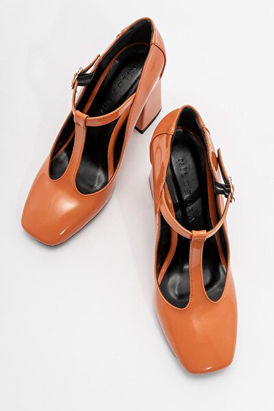 Niloshka Omera Orange Patent Leather Thick Heeled Women's Shoes