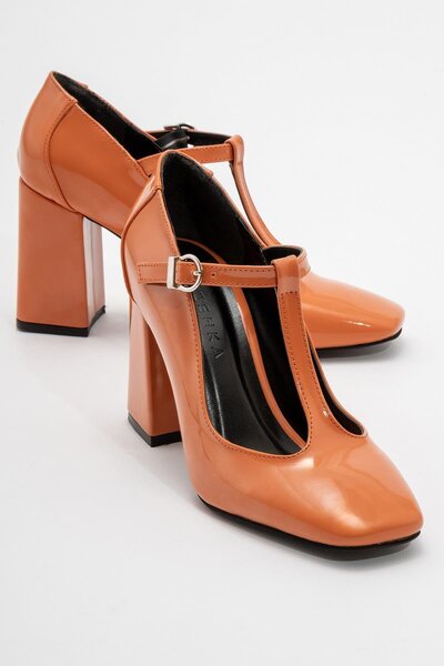 Niloshka Omera Orange Patent Leather Thick Heeled Women's Shoes