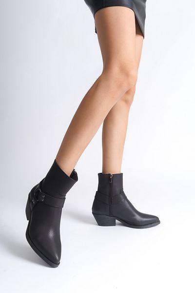 Capone Outfitters Στρογγυλά αξεσουάρ με καρφιά καουμπόικες μπότες
