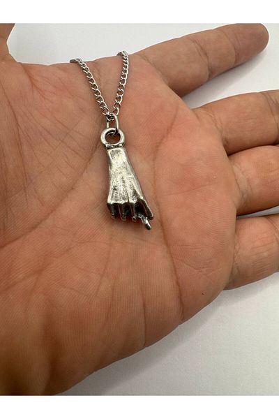 Herşey Nota Metal Necklace with Hand Gesture Design – Stylish and Meaningful Accessory