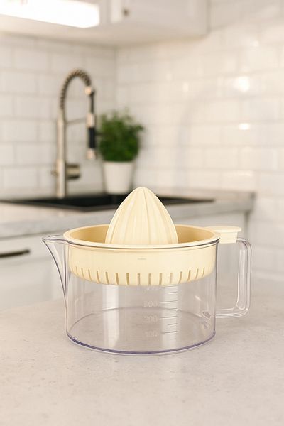 Melkan Home 0.5 Liter Cream Color Lemon Squeezer - Citrus and Orange Juicer