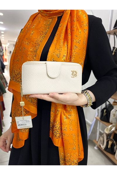 Levidor Women's Wallet with Closure Detail