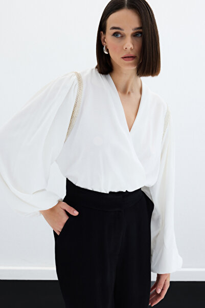 Sateen Aksesuar Detaylı Bodysuit Bluz - Ekru