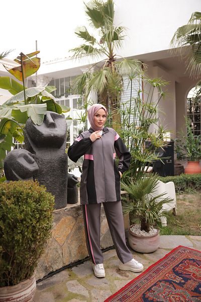 Ryzi Moda Zippered Hijab Tracksuit Set