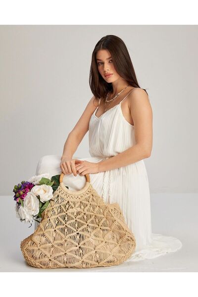 Julidress Beyaz Piliseli Askılı Kuşaklı Astarlı Maxi Uzun Boy Premium Elbise